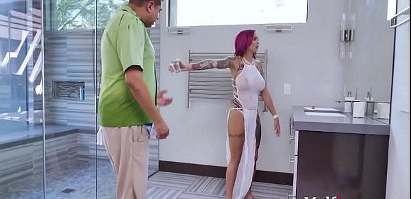  Getting The MILF into The Mood- Anna Bell Peaks